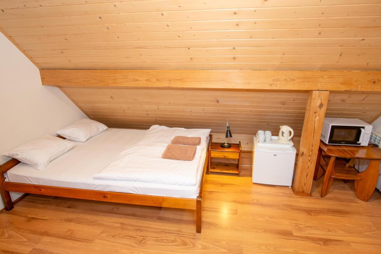 Bed and Breakfast Gosciniec Pieciu Stawow Устшики-Дольне Экстерьер фото