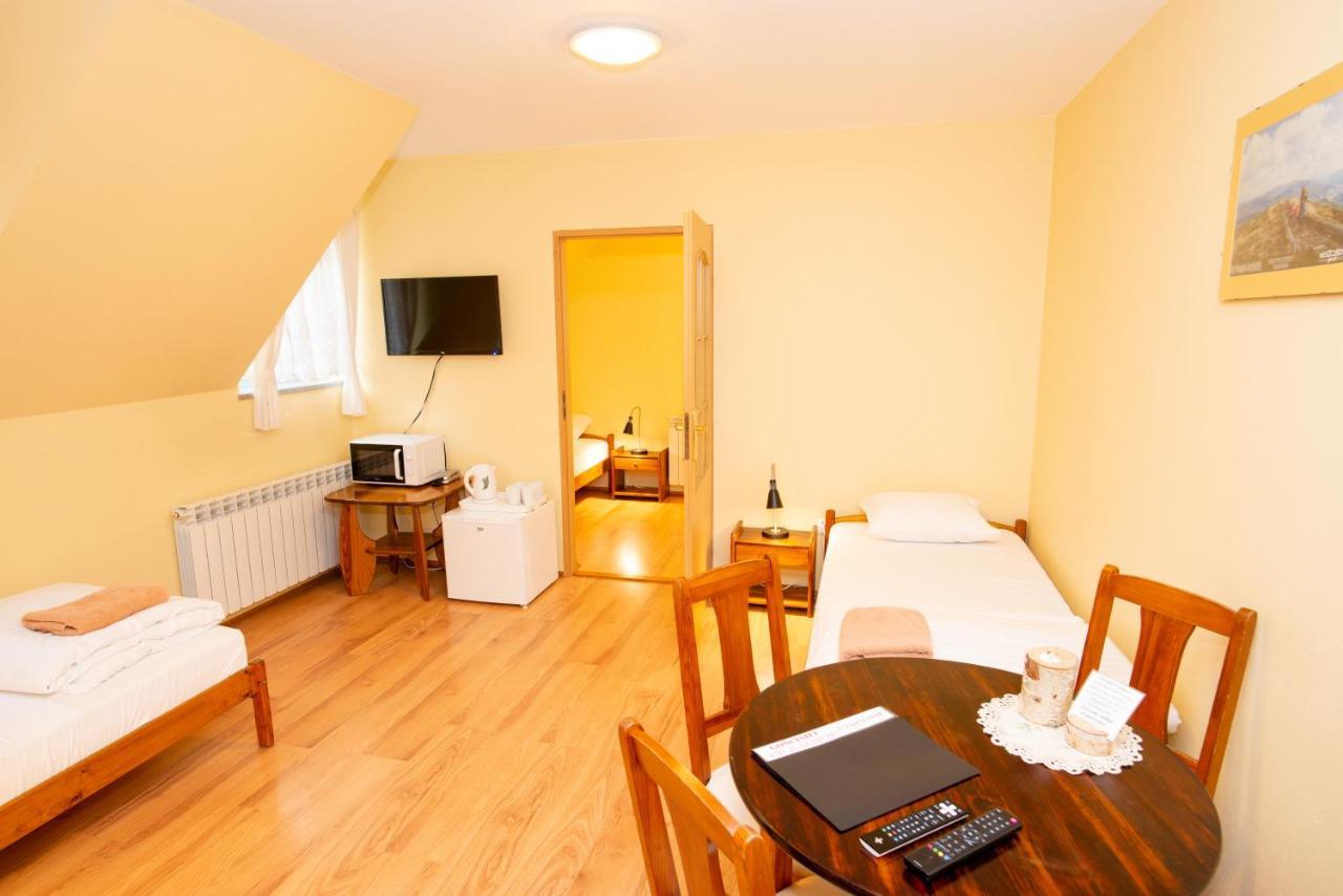 Bed and Breakfast Gosciniec Pieciu Stawow Устшики-Дольне Экстерьер фото
