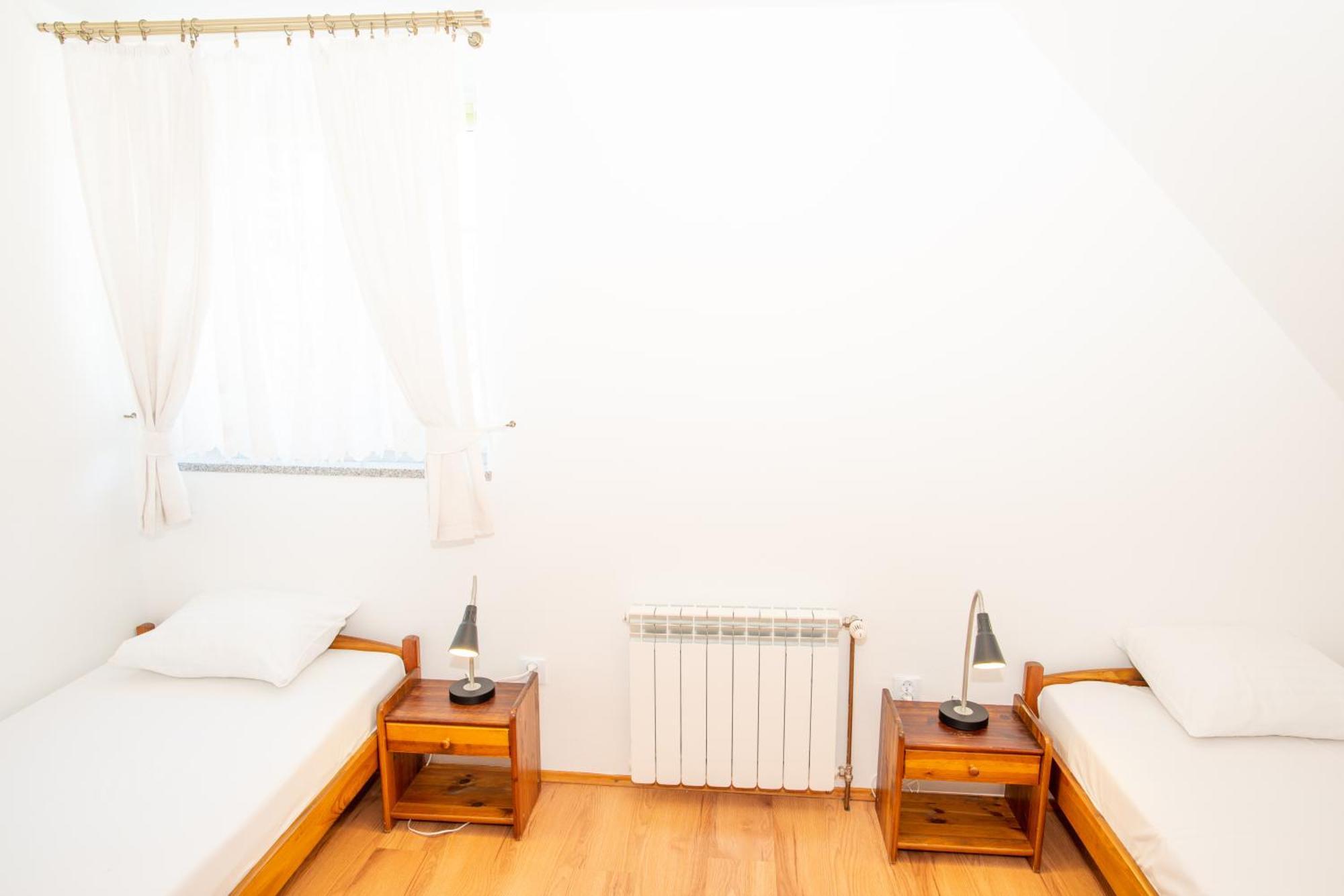 Bed and Breakfast Gosciniec Pieciu Stawow Устшики-Дольне Экстерьер фото