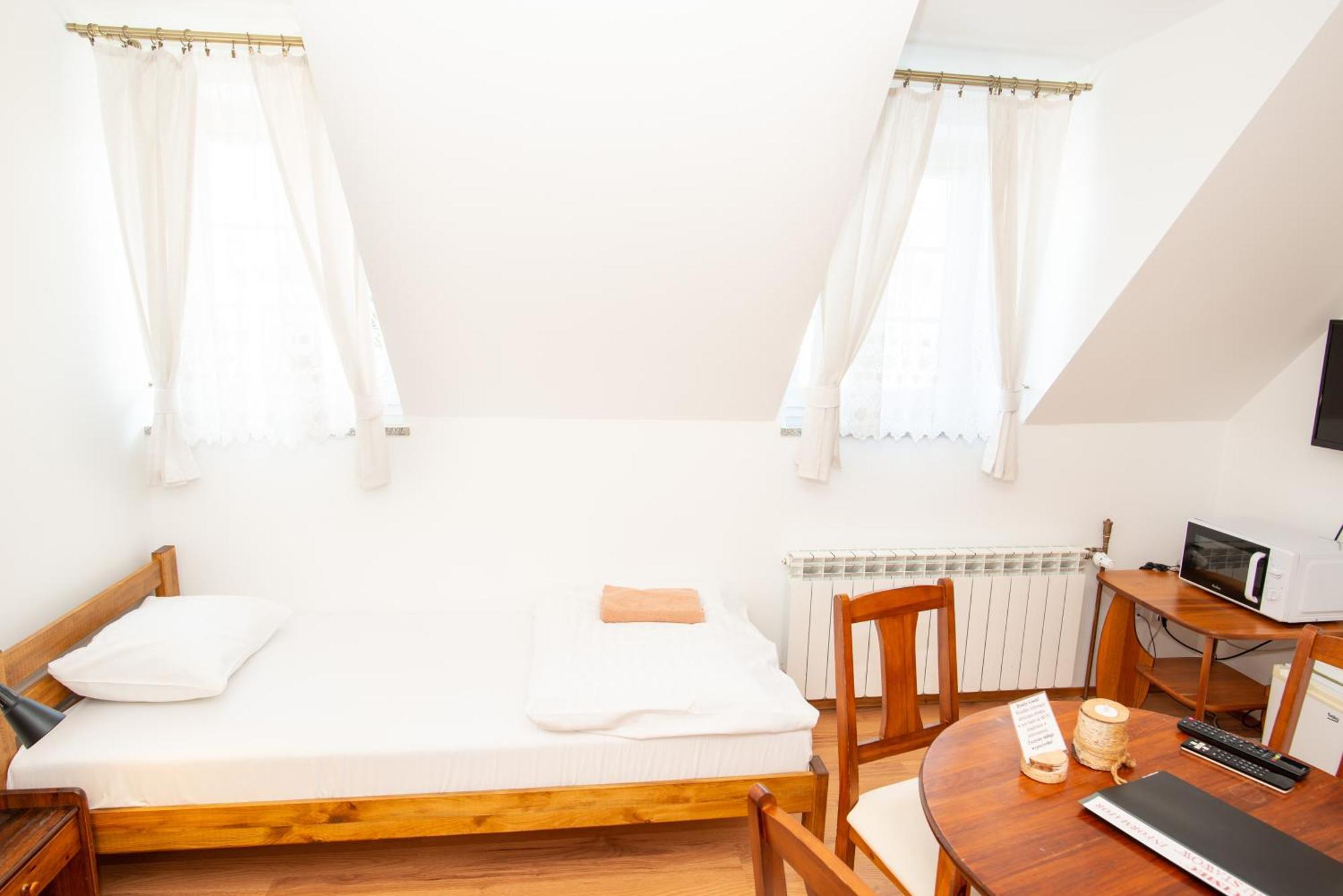 Bed and Breakfast Gosciniec Pieciu Stawow Устшики-Дольне Экстерьер фото