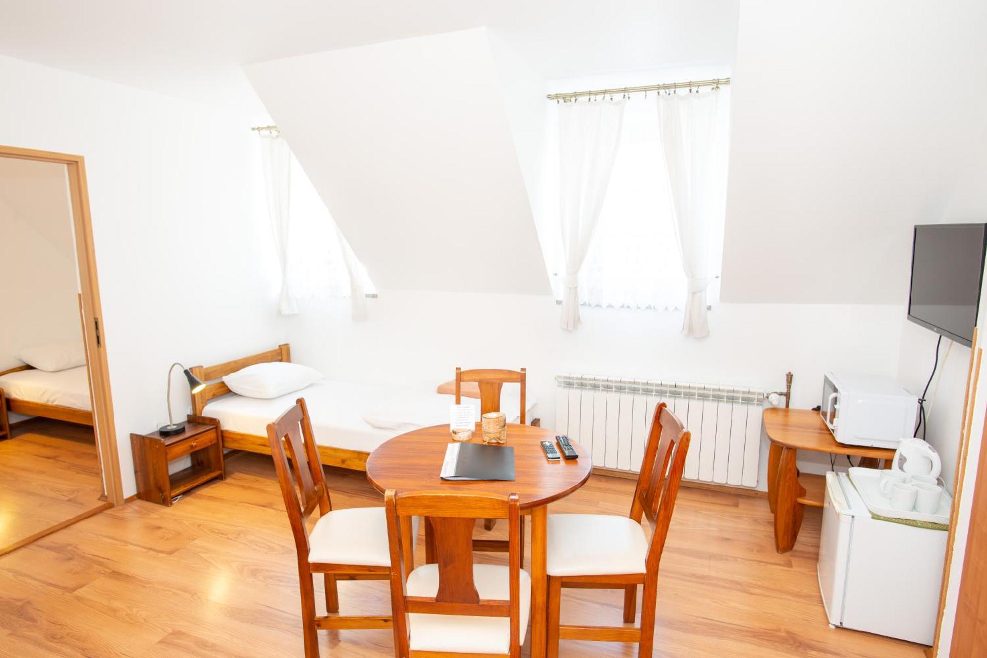 Bed and Breakfast Gosciniec Pieciu Stawow Устшики-Дольне Экстерьер фото