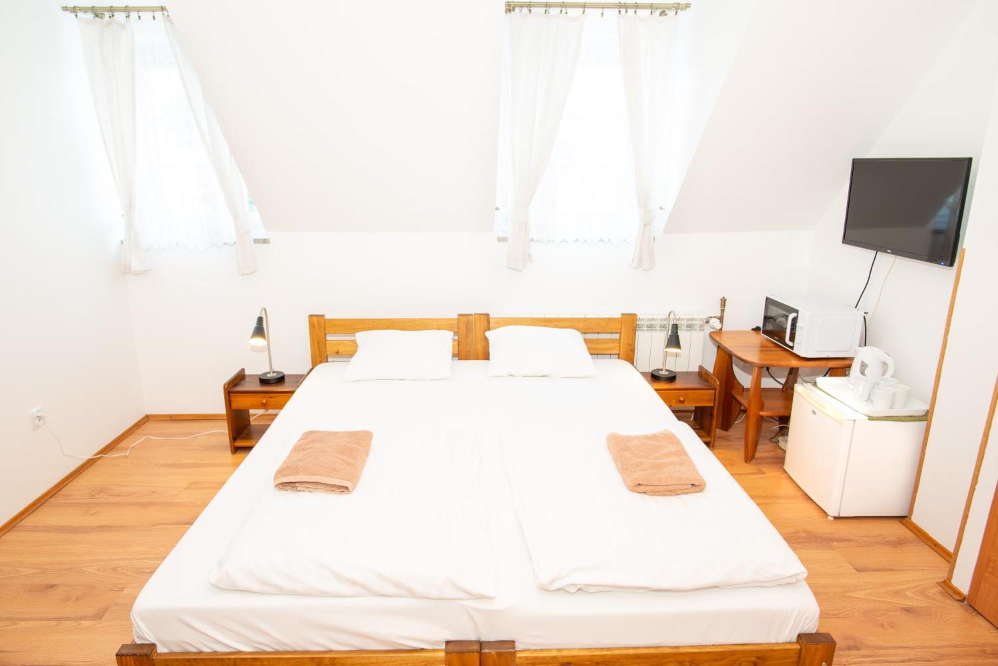 Bed and Breakfast Gosciniec Pieciu Stawow Устшики-Дольне Экстерьер фото