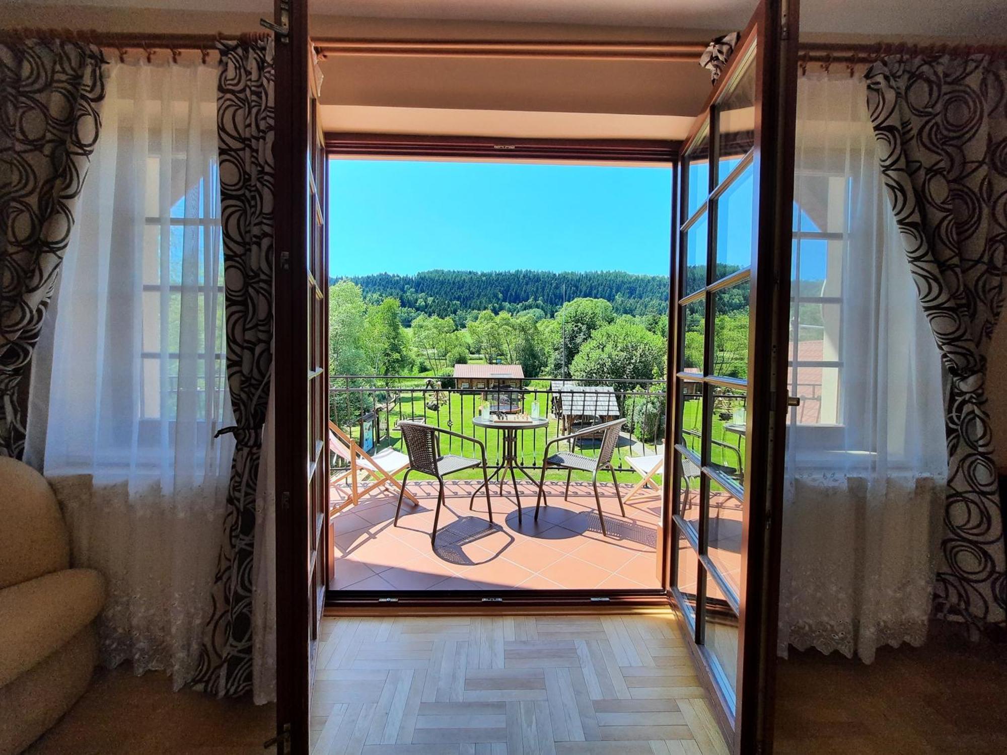Bed and Breakfast Gosciniec Pieciu Stawow Устшики-Дольне Экстерьер фото